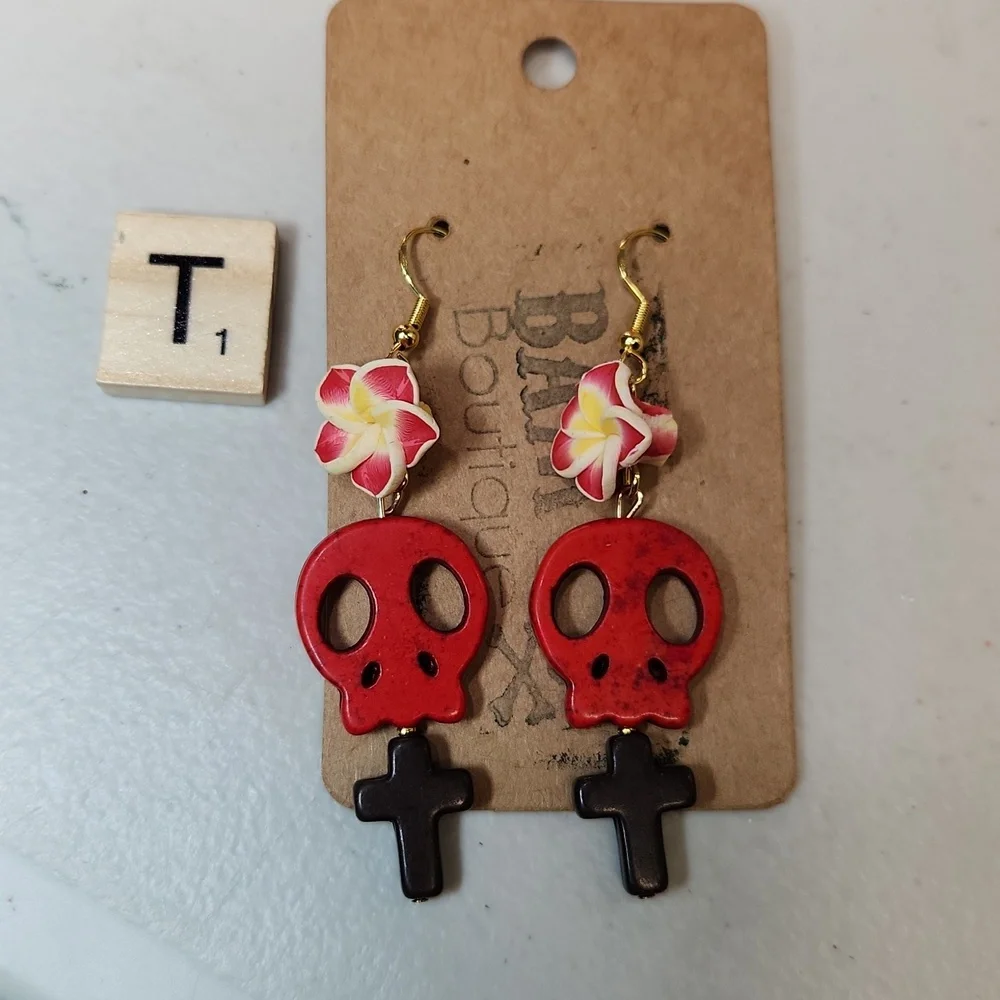👻Handmade Red Yellow White Floral Howlite Sugar Red Skull Brown Cross Earrings - Picture 4 of 4